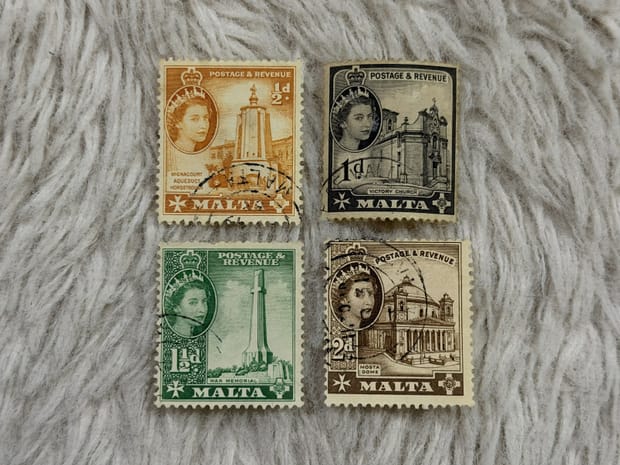 Perangko Malta: Ratu Elizabeth II (1956-1958)